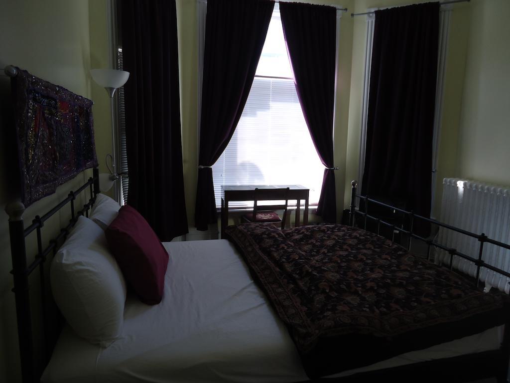 Spadina 11 Guesthouse Toronto Extérieur photo