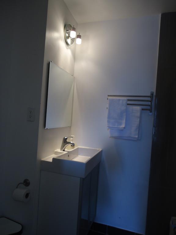 Spadina 11 Guesthouse Toronto Extérieur photo