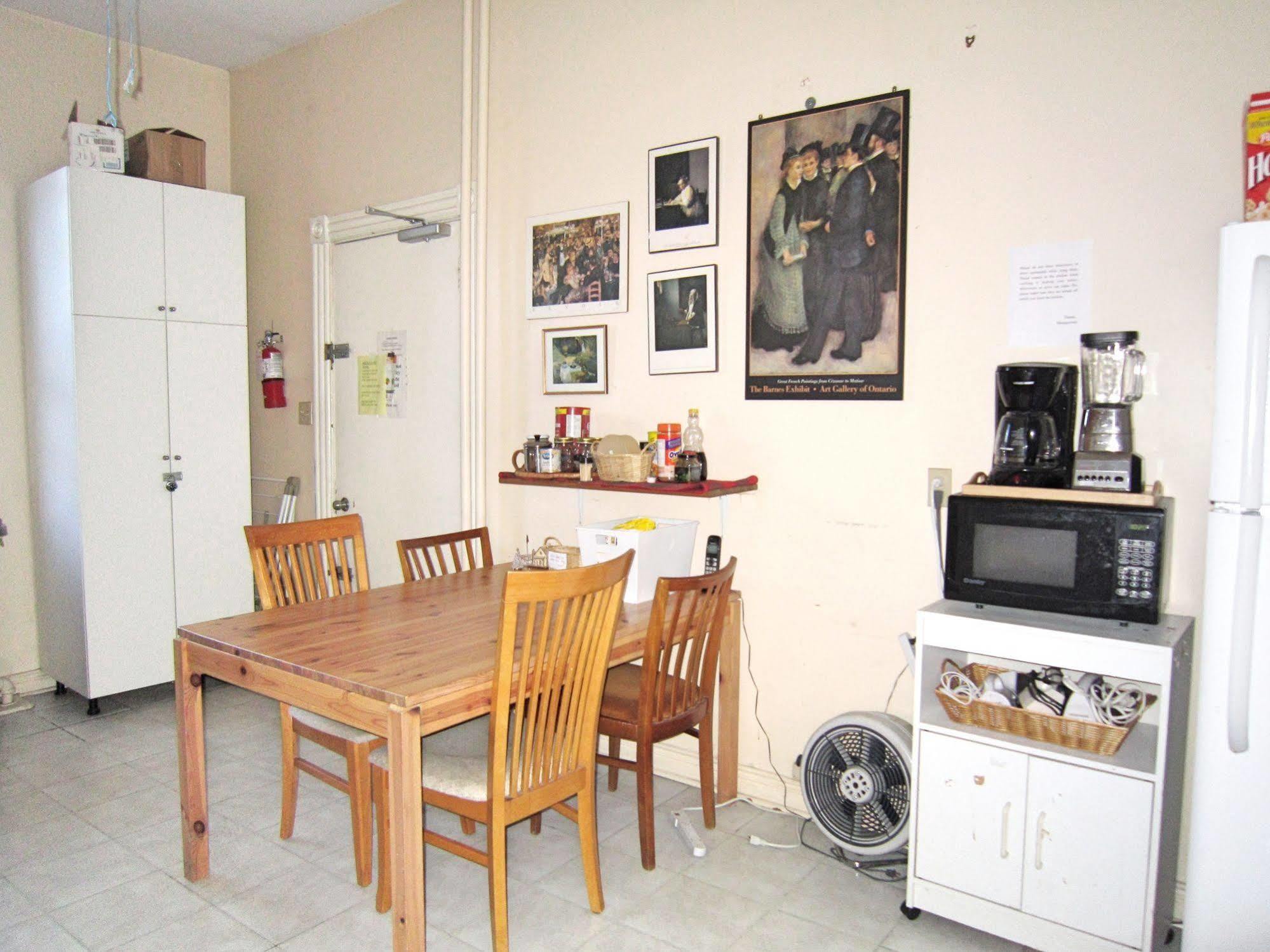Spadina 11 Guesthouse Toronto Extérieur photo