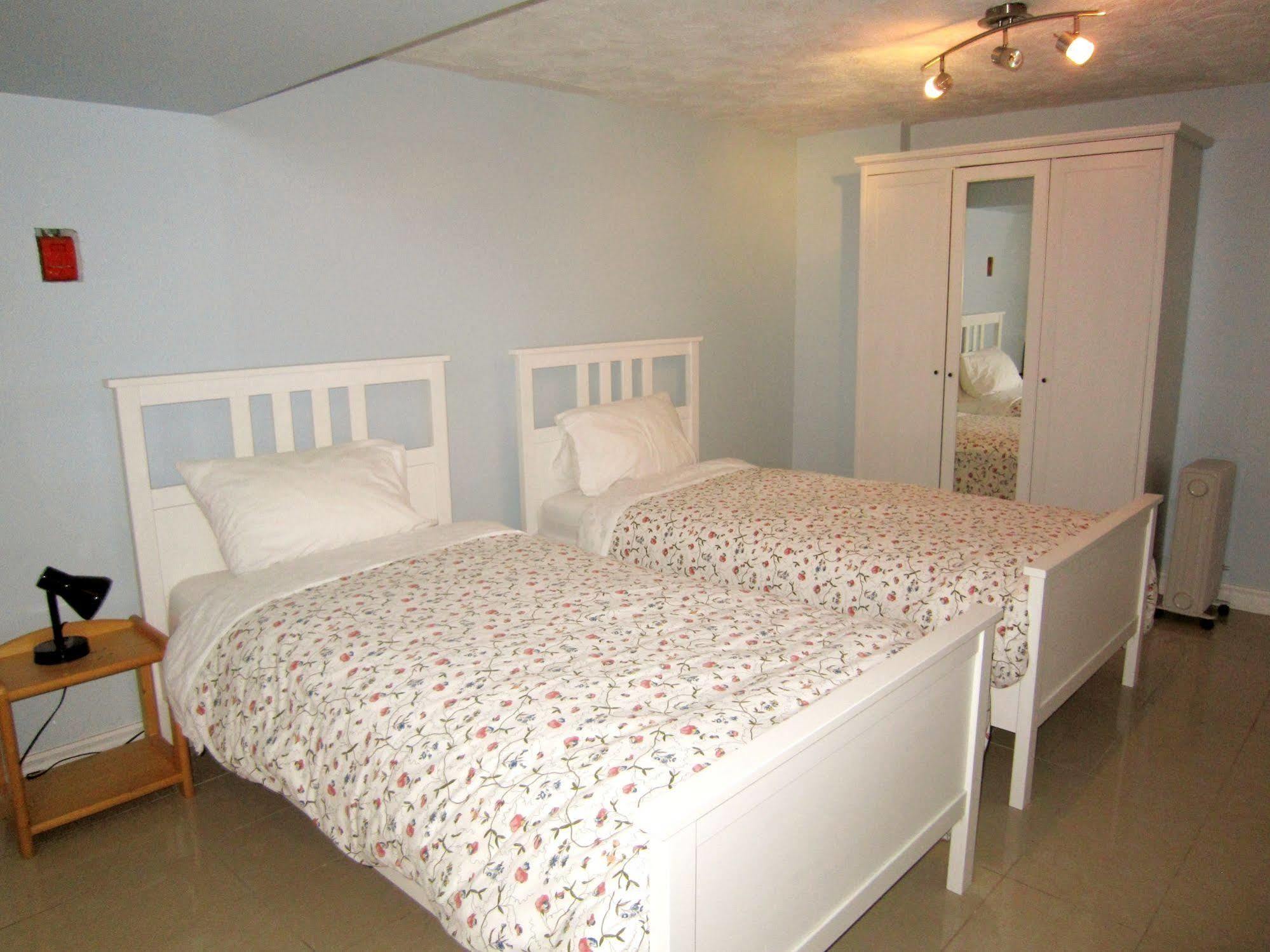 Spadina 11 Guesthouse Toronto Extérieur photo