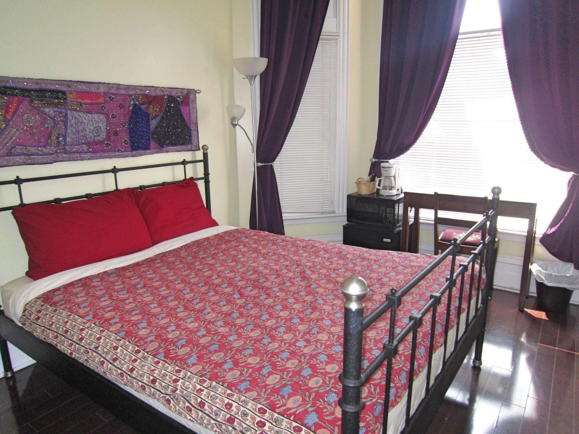 Spadina 11 Guesthouse Toronto Extérieur photo